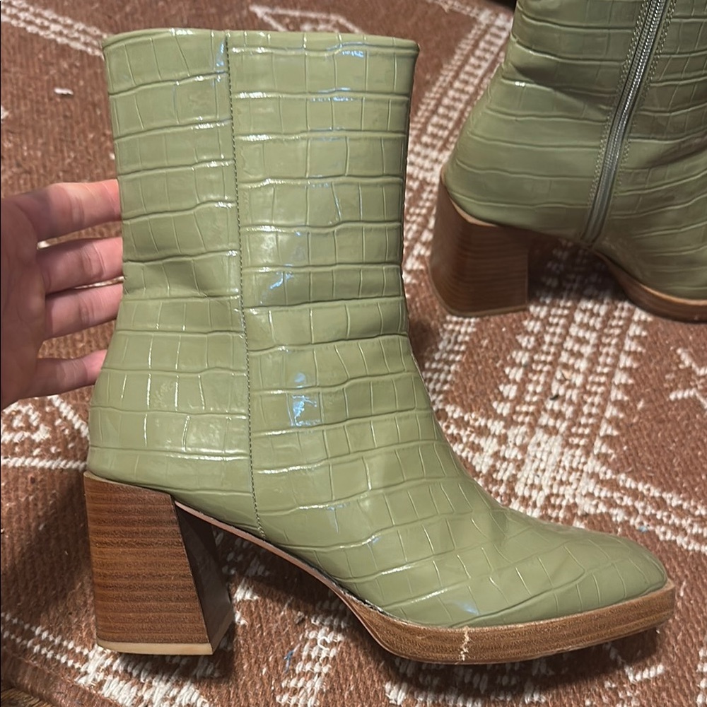 Chinese Laundry Green Heeled Boots - Picture 7 of 7